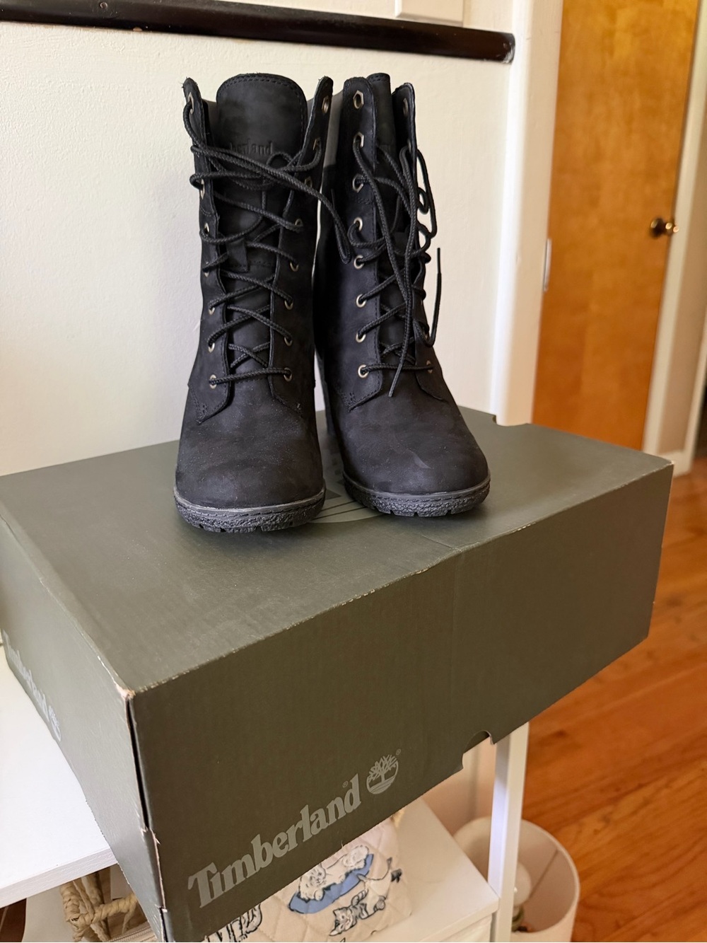 Timberland Women's Black Lace-Up Suede Combat Boots